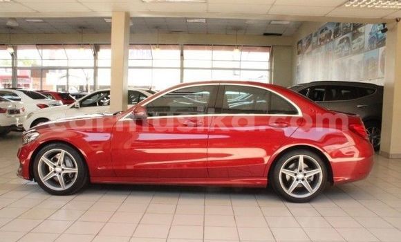 Tenga Tsaru Mercedes‒Benz C–Class Tsvuku Mota in Beitbridge in Matabeleland South Tenga Tsaru Mercedes‒Benz C–Class Tsvuku Mota in Beitbridge in Matabeleland South