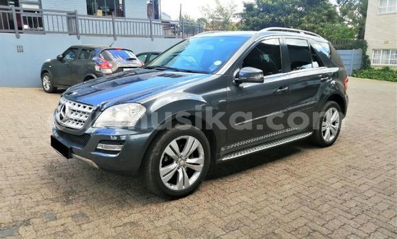 Acheter Occasion Voiture Mercedes‒Benz 300–Series Noir à Beitbridge, Matabeleland South
