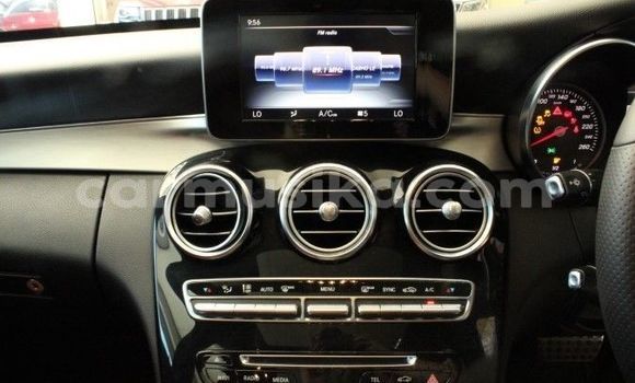 Tenga Tsaru Mercedes‒Benz C–Class Tsvuku Mota in Beitbridge in Matabeleland South Tenga Tsaru Mercedes‒Benz C–Class Tsvuku Mota in Beitbridge in Matabeleland South