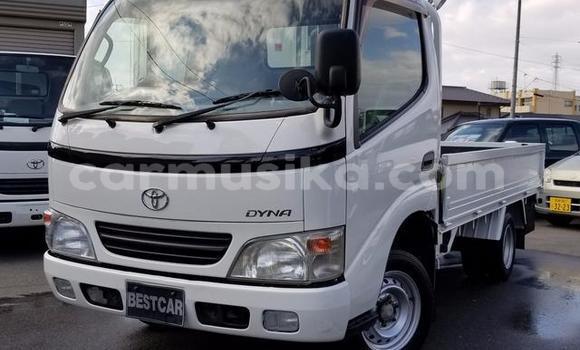 Buy Used Toyota Dyna White Car in Beitbridge in Matabeleland South Buy Used Toyota Dyna White Car in Beitbridge in Matabeleland South