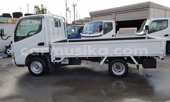 Acheter Occasion Voiture Toyota Dyna Blanc à Beitbridge, Matabeleland South Acheter Occasion Voiture Toyota Dyna Blanc à Beitbridge, Matabeleland South