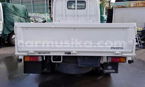 Acheter Occasion Voiture Toyota Dyna Blanc à Beitbridge, Matabeleland South Acheter Occasion Voiture Toyota Dyna Blanc à Beitbridge, Matabeleland South