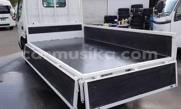 Acheter Occasion Voiture Toyota Dyna Blanc à Beitbridge, Matabeleland South Acheter Occasion Voiture Toyota Dyna Blanc à Beitbridge, Matabeleland South