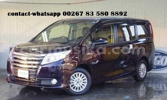 Nunua Imported Toyota Noah Nyingine Gari ndani ya Beitbridge nchini Matabeleland Kusini