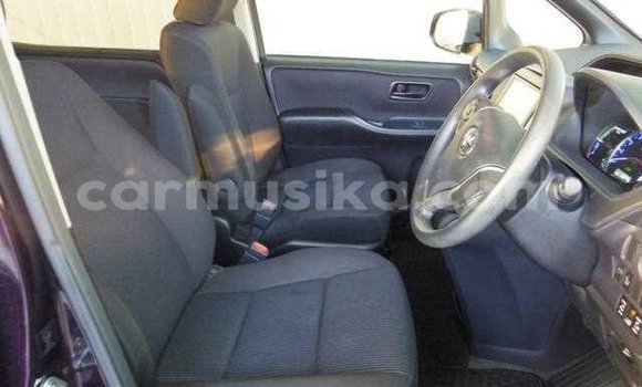 Acheter Import Voiture Toyota Noah Autre à Beitbridge, Matabeleland South Acheter Import Voiture Toyota Noah Autre à Beitbridge, Matabeleland South