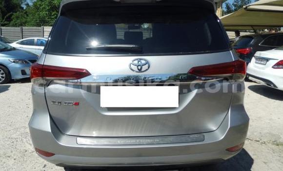 Acheter Import Voiture Toyota Fortuner Autre à Beitbridge, Matabeleland South Acheter Import Voiture Toyota Fortuner Autre à Beitbridge, Matabeleland South