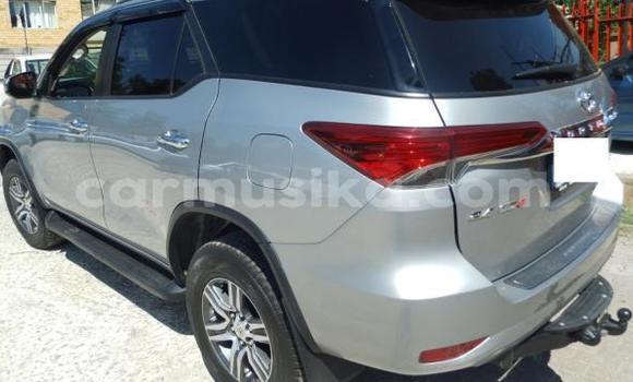 Acheter Import Voiture Toyota Fortuner Autre à Beitbridge, Matabeleland South Acheter Import Voiture Toyota Fortuner Autre à Beitbridge, Matabeleland South