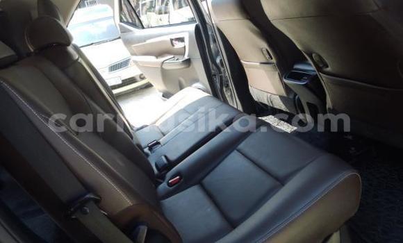 Acheter Import Voiture Toyota Fortuner Autre à Beitbridge, Matabeleland South Acheter Import Voiture Toyota Fortuner Autre à Beitbridge, Matabeleland South
