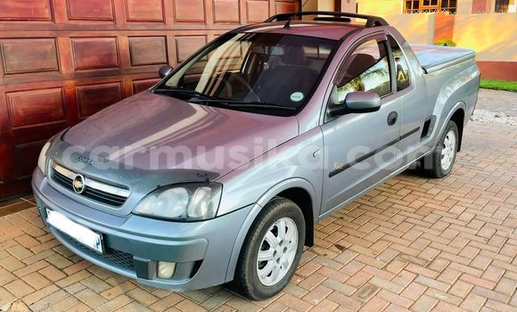 Tenga Tsaru Chevlolet Spin Sirivha Mota in Emerald Hill in Harare