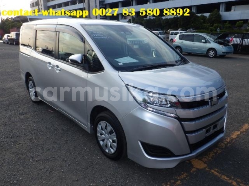 Big with watermark toyota noah matabeleland south beitbridge 22273