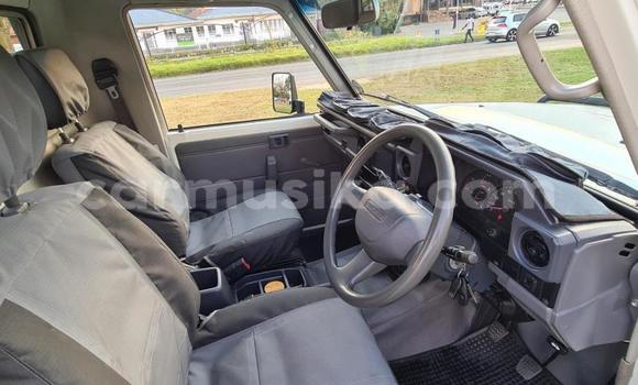 Acheter Occasion Voiture Toyota Land Cruiser Blanc à Beitbridge, Matabeleland South Acheter Occasion Voiture Toyota Land Cruiser Blanc à Beitbridge, Matabeleland South