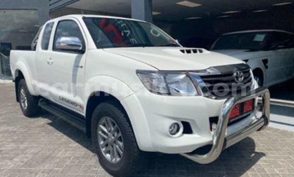 Tenga Tsaru Toyota Hilux Chena Mota in Beitbridge in Matabeleland South