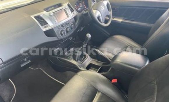 Acheter Occasion Voiture Toyota Hilux Blanc à Beitbridge, Matabeleland South Acheter Occasion Voiture Toyota Hilux Blanc à Beitbridge, Matabeleland South