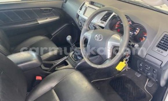 Acheter Occasion Voiture Toyota Hilux Blanc à Beitbridge, Matabeleland South Acheter Occasion Voiture Toyota Hilux Blanc à Beitbridge, Matabeleland South