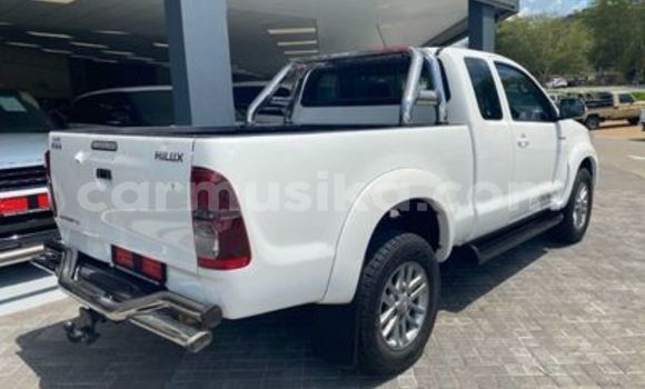 Acheter Occasion Voiture Toyota Hilux Blanc à Beitbridge, Matabeleland South Acheter Occasion Voiture Toyota Hilux Blanc à Beitbridge, Matabeleland South