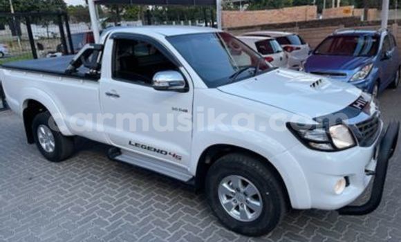 Tenga Tsaru Toyota Hilux Chena Mota in Beitbridge in Matabeleland South Tenga Tsaru Toyota Hilux Chena Mota in Beitbridge in Matabeleland South