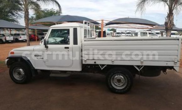 Acheter Occasion Voiture Mahindra Bolero Gris à Beitbridge, Matabeleland South Acheter Occasion Voiture Mahindra Bolero Gris à Beitbridge, Matabeleland South