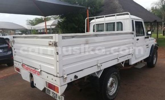 Acheter Occasion Voiture Mahindra Bolero Blanc à Beitbridge, Matabeleland South Acheter Occasion Voiture Mahindra Bolero Blanc à Beitbridge, Matabeleland South