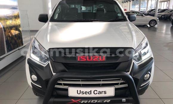 Buy Used Isuzu D–MAX White Car in Harare in Harare