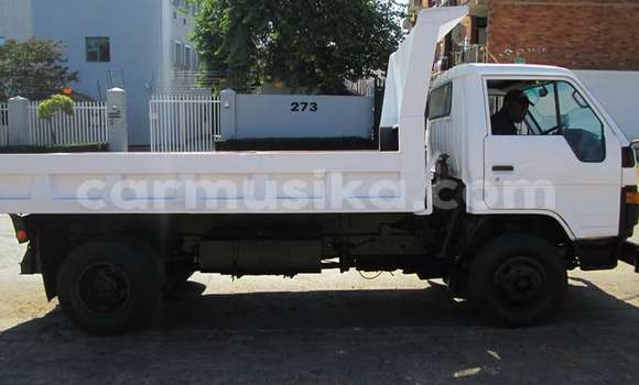 Buy Used Toyota Dyna White Truck in Beitbridge in Matabeleland South Buy Used Toyota Dyna White Truck in Beitbridge in Matabeleland South