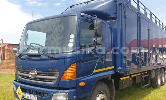 Tenga Tsaru Man Silent Zvimwe Rori in Beitbridge in Matabeleland South Tenga Tsaru Man Silent Zvimwe Rori in Beitbridge in Matabeleland South