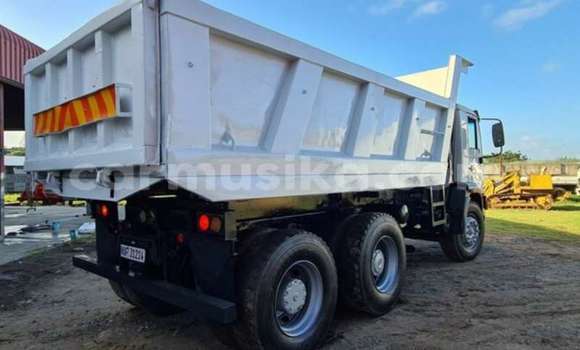 Tenga Tsaru Man Silent Zvimwe Rori in Beitbridge in Matabeleland South Tenga Tsaru Man Silent Zvimwe Rori in Beitbridge in Matabeleland South