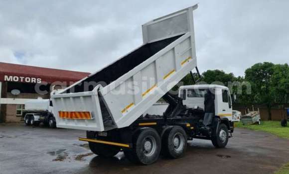 Tenga Tsaru Man Silent Zvimwe Rori in Beitbridge in Matabeleland South Tenga Tsaru Man Silent Zvimwe Rori in Beitbridge in Matabeleland South