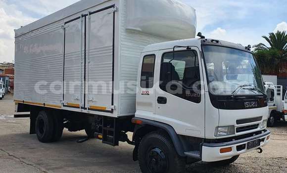 Nunua Ilio tumika Isuzu FTR 850 Nyeupe Lori ndani ya Beitbridge nchini Matabeleland Kusini
