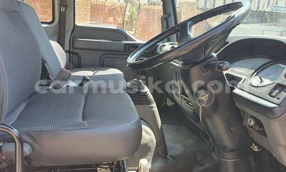 Acheter Occasion Utilitaire Isuzu FTR 850 Blanc à Beitbridge, Matabeleland South Acheter Occasion Utilitaire Isuzu FTR 850 Blanc à Beitbridge, Matabeleland South