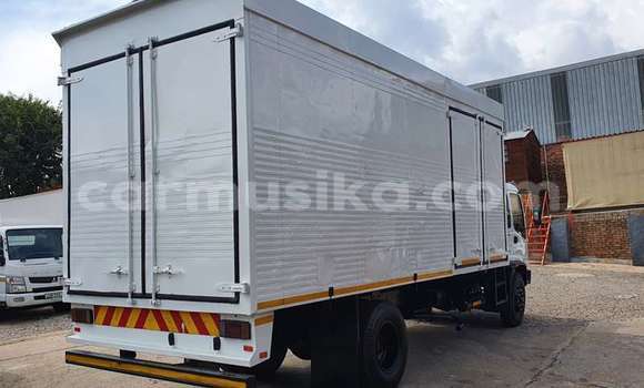 Acheter Occasion Utilitaire Isuzu FTR 850 Blanc à Beitbridge, Matabeleland South Acheter Occasion Utilitaire Isuzu FTR 850 Blanc à Beitbridge, Matabeleland South