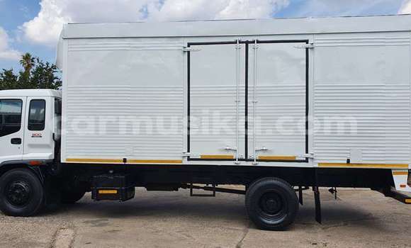 Acheter Occasion Utilitaire Isuzu FTR 850 Blanc à Beitbridge, Matabeleland South Acheter Occasion Utilitaire Isuzu FTR 850 Blanc à Beitbridge, Matabeleland South