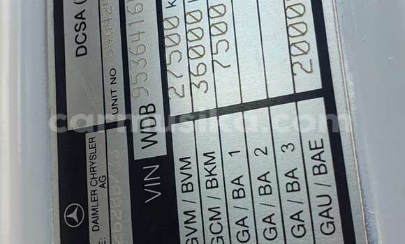 Buy Used Mercedes‒Benz Truck White Truck in Beitbridge in Matabeleland South Buy Used Mercedes‒Benz Truck White Truck in Beitbridge in Matabeleland South