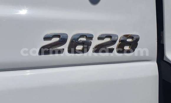Buy Used Mercedes‒Benz Truck White Truck in Beitbridge in Matabeleland South Buy Used Mercedes‒Benz Truck White Truck in Beitbridge in Matabeleland South