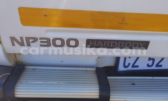 Tenga Tsaru Nissan NP 300 Chena Mota in Willowvale in Harare Tenga Tsaru Nissan NP 300 Chena Mota in Willowvale in Harare