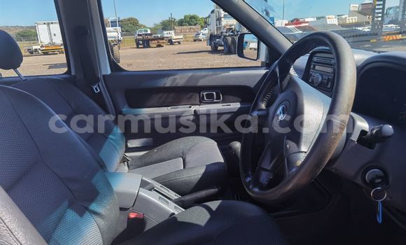 Tenga Tsaru Nissan NP 300 Chena Mota in Willowvale in Harare Tenga Tsaru Nissan NP 300 Chena Mota in Willowvale in Harare