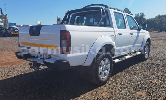 Tenga Tsaru Nissan NP 300 Chena Mota in Willowvale in Harare Tenga Tsaru Nissan NP 300 Chena Mota in Willowvale in Harare