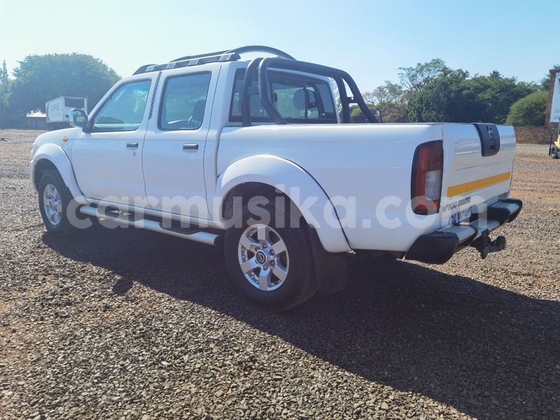 Big with watermark nissan np 300 harare borrowdale 22295