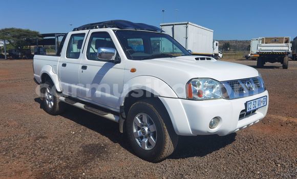 Tenga Tsaru Nissan NP 300 Chena Mota in Willowvale in Harare Tenga Tsaru Nissan NP 300 Chena Mota in Willowvale in Harare