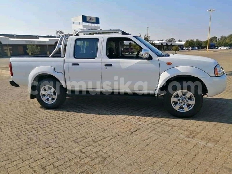 Big with watermark nissan np 300 matabeleland south beitbridge 22299