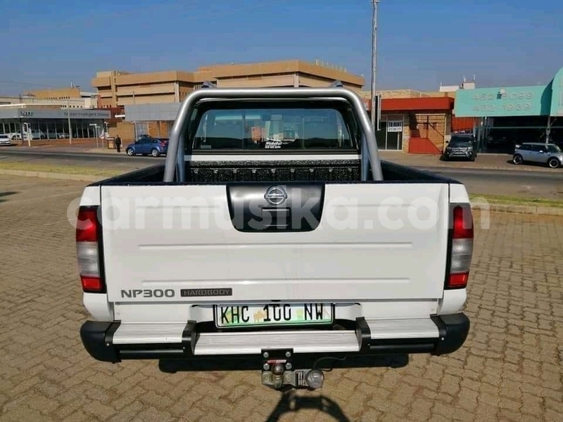 Big with watermark nissan np 300 matabeleland south beitbridge 22299