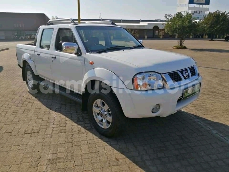 Big with watermark nissan np 300 matabeleland south beitbridge 22299