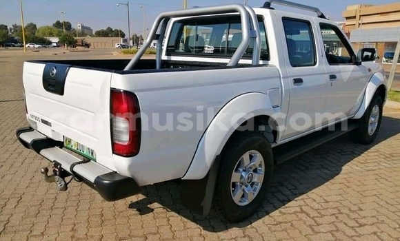 Acheter Occasion Voiture Nissan NP 300 Blanc à Beitbridge, Matabeleland South Acheter Occasion Voiture Nissan NP 300 Blanc à Beitbridge, Matabeleland South