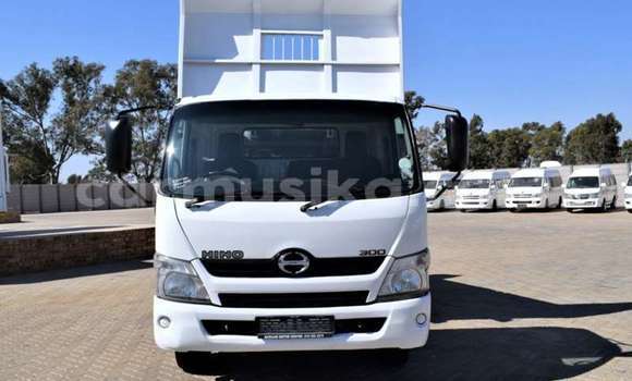 Acheter Occasion Voiture Haima 3 Blanc à Beitbridge, Matabeleland South Acheter Occasion Voiture Haima 3 Blanc à Beitbridge, Matabeleland South