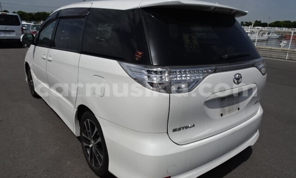 Acheter Occasion Voiture Toyota Estima Blanc à Beitbridge, Matabeleland South Acheter Occasion Voiture Toyota Estima Blanc à Beitbridge, Matabeleland South