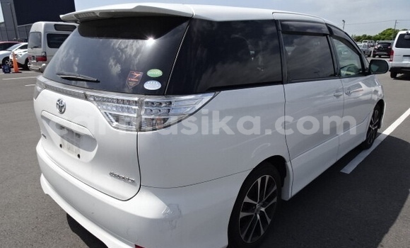 Acheter Occasion Voiture Toyota Estima Blanc à Beitbridge, Matabeleland South Acheter Occasion Voiture Toyota Estima Blanc à Beitbridge, Matabeleland South