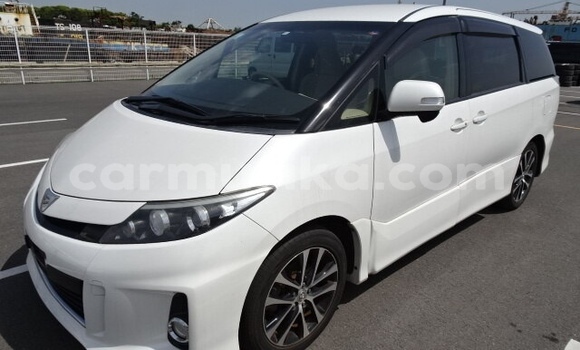Acheter Occasion Voiture Toyota Estima Blanc à Beitbridge, Matabeleland South Acheter Occasion Voiture Toyota Estima Blanc à Beitbridge, Matabeleland South