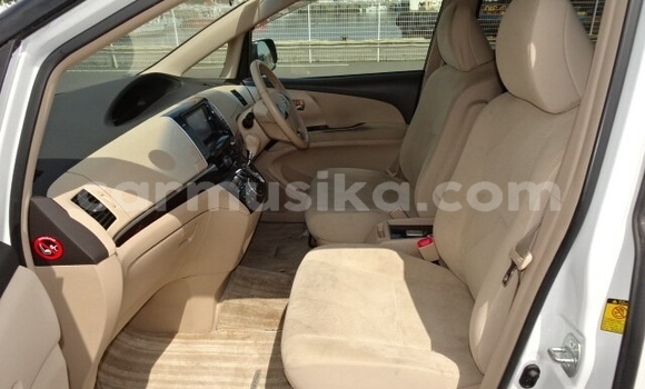 Acheter Occasion Voiture Toyota Estima Blanc à Beitbridge, Matabeleland South Acheter Occasion Voiture Toyota Estima Blanc à Beitbridge, Matabeleland South