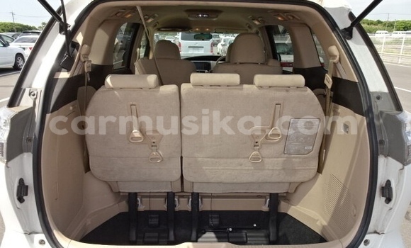 Acheter Occasion Voiture Toyota Estima Blanc à Beitbridge, Matabeleland South Acheter Occasion Voiture Toyota Estima Blanc à Beitbridge, Matabeleland South