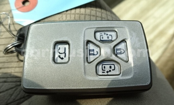 Acheter Occasion Voiture Toyota Estima Blanc à Beitbridge, Matabeleland South Acheter Occasion Voiture Toyota Estima Blanc à Beitbridge, Matabeleland South