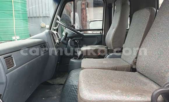 Acheter Occasion Voiture Nissan Urvan Blanc à Beitbridge, Matabeleland South Acheter Occasion Voiture Nissan Urvan Blanc à Beitbridge, Matabeleland South